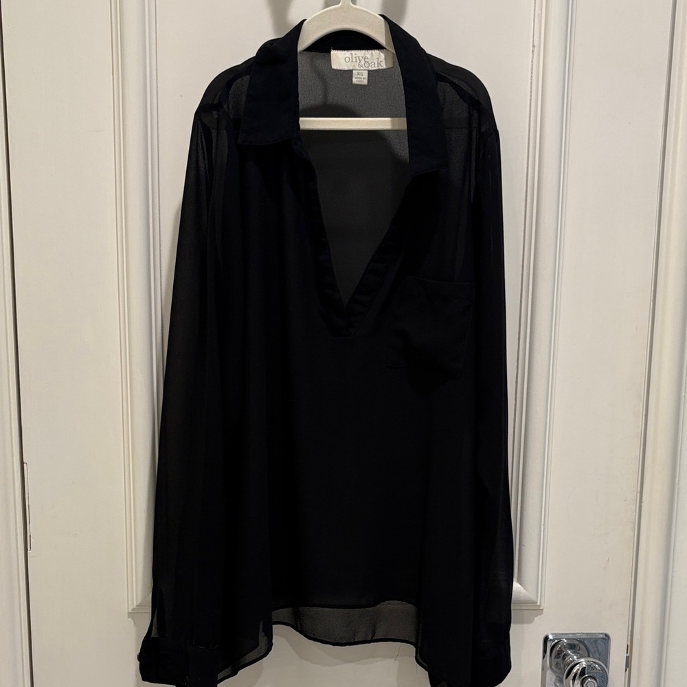 Olive & Oak Elegant Black Blouse